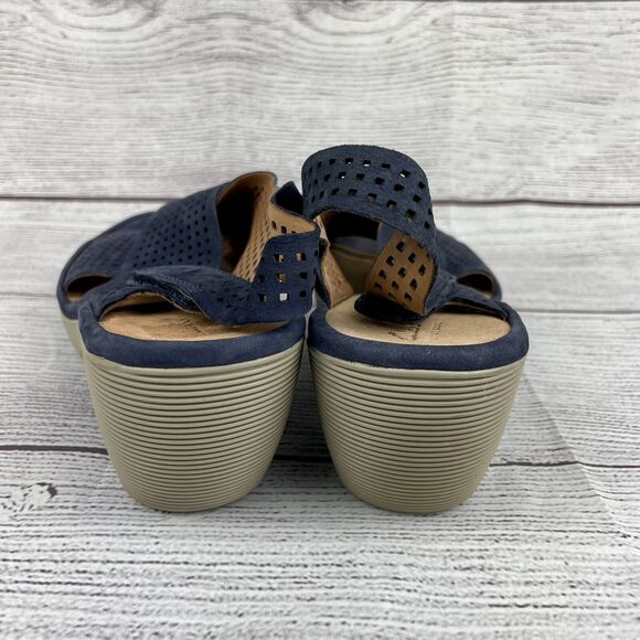 Clarks Artisan Women Blue Wedge Sandals Perforated Leather Size 9.5 M - Picture 6 of 9
